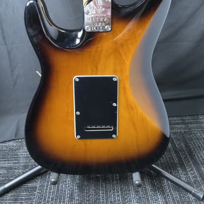 Fender American Ultra Luxe Stratocaster with Rosewood Fretboard 2021 - Present - 2-Color Sunburst image 4