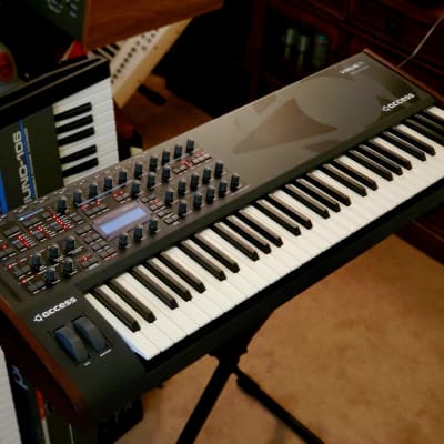 MUST SEE!!! ACCESS VIRUS TI KEYBOARD RARE SUPER-SYNTHESIZER IN AMAZING CONDITION!