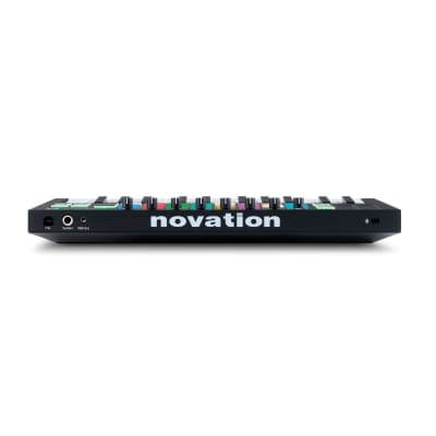 Novation Launchkey Mini MK3 25 Mini-Key MIDI Keyboard with Knox Gear 4-Port USB 3.0 Hub image 5