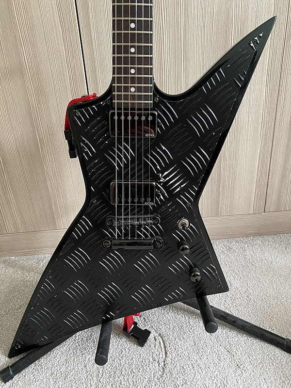 2002 ESP LTD EX-351D Diamond Plate Explorer. Includes LTD hardcase image 1