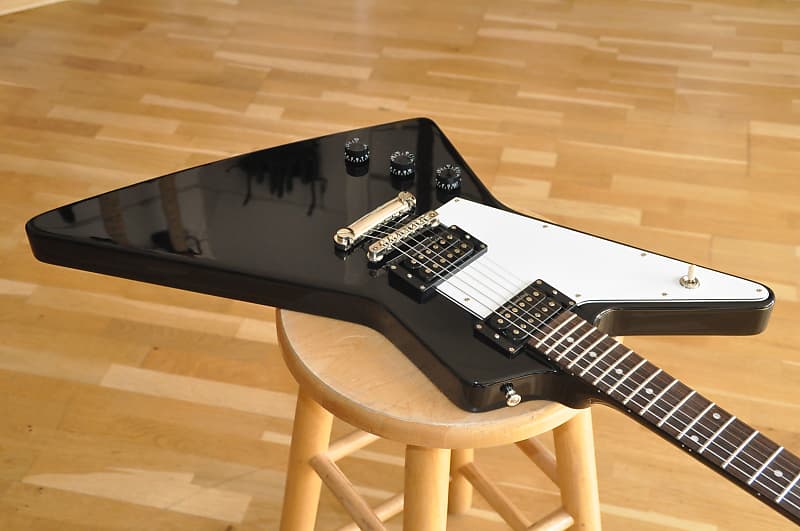 ESP EDWARDS EX120D LH BK Black Left Handed / Explorer Type ESP EDWARDS EX120D LH BK Black Left Handed / Explorer Type