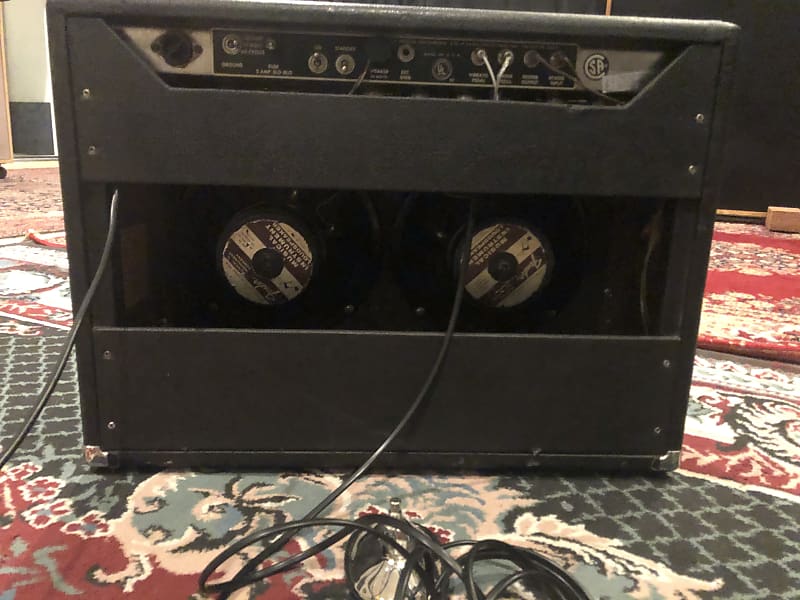 Fender Black Panel Vibrolux Reverb 2-Channel 35-Watt 2x10