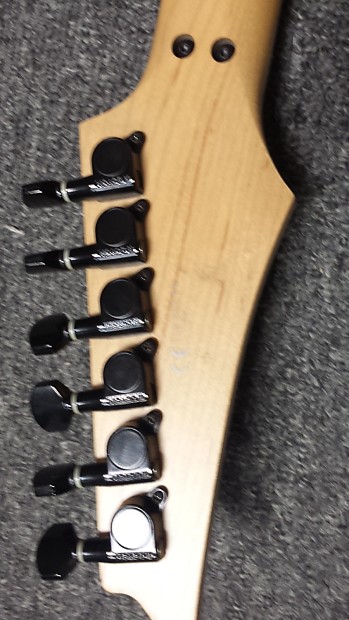 1998 Ibanez RG470 Black w/soft shell case Japan Serial 1998 Ibanez RG470 Black w/soft shell case Japan Serial