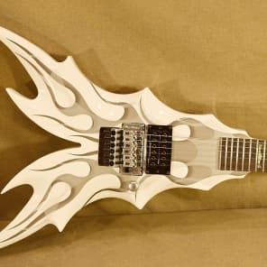 B. C. RICH DRACO GHOST FLAME 2015 White Reverb UK