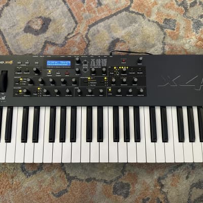 Dave Smith Instruments Mopho x4 44-Key 4-Voice Polyphonic Synthesizer 2013 - 2018 - Black with Wood Sides