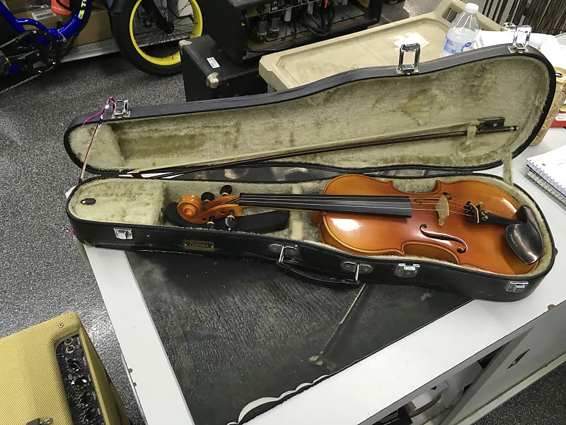 Violin Suzuki No. 220 1/4 Nagoya Japan Made in 1988 and Hard