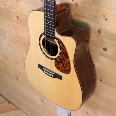 Norman ST68 CW A6T All Solid Sitka Spruce / Rosewood Acoustic