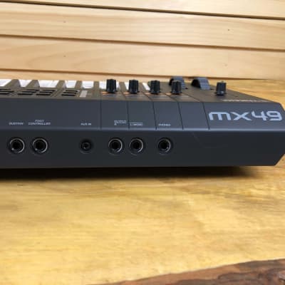 Yamaha MX-49 49-Key Synthesizer/Controller - Black image 8