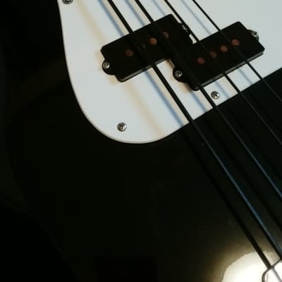 1977-1980 Fresher P-bass, FP 331B, made in Japan, Tuxedo finish,  with hard case, MIJ vintage image 7