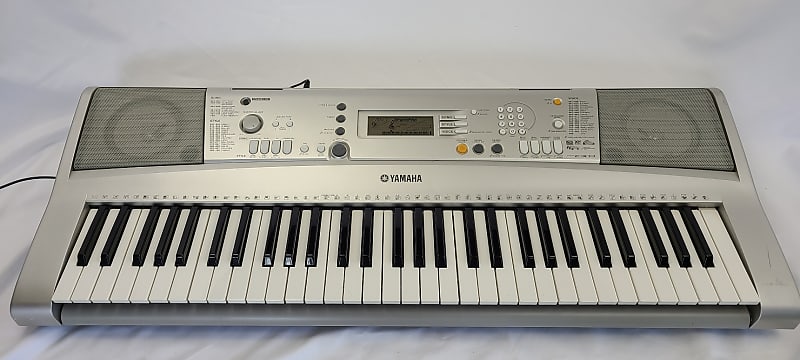 Yamaha PSR-E303, an ideal student keyboard - YouTube
