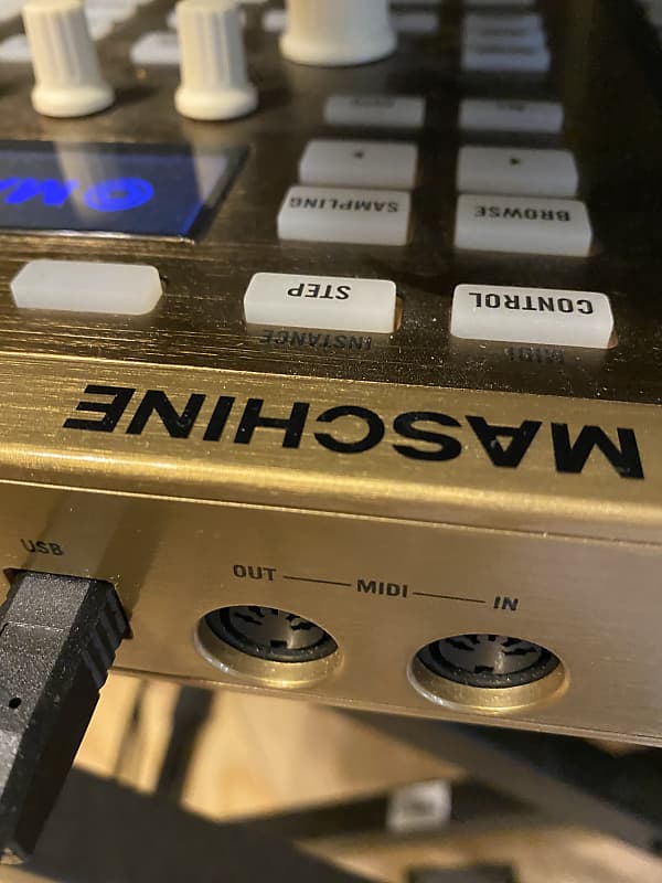 Native Instruments Maschine MkII Limited Edition Gold