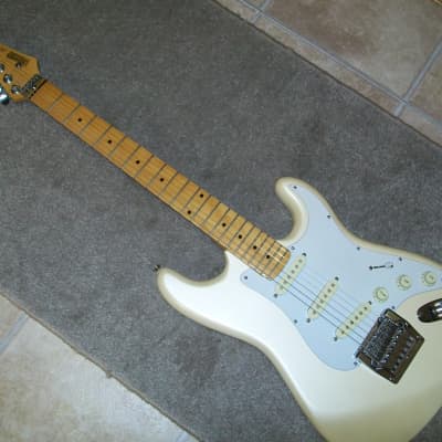 Hohner Professional ST Lead Strat Style 80s-90s Pearl White with Bag image 17