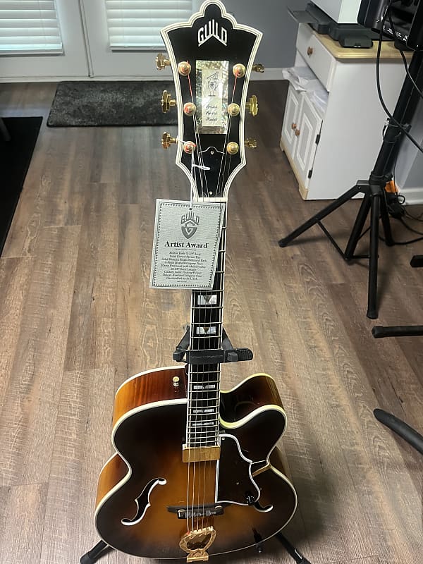 Guild Artist Award Model with Humbucker (1988 - 1997) | Reverb