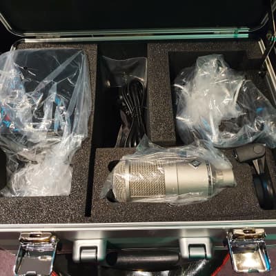 NEW Neumann M147 Tube Valve Mic Studio M 147 Microphone Set in Travel Carry Case image 3
