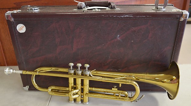 Holton T602 Brass Trumpet with Carry Case image 1