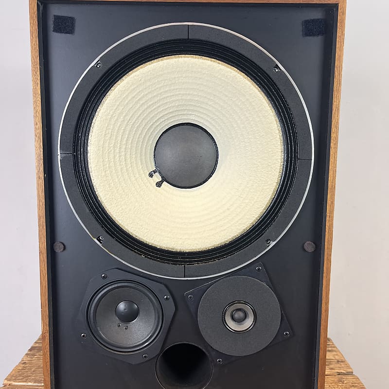 JBL Model 4311B Control Monitor Studio Monitor Loudspeakers Local Pickup  only in Milwaukee, WI