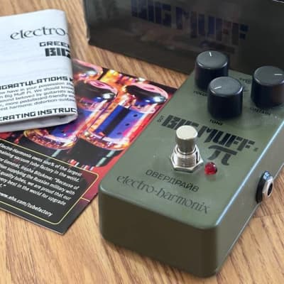 Electro-Harmonix Green Russian Big Muff Distortion/Sustainer Electro-Harmonix Green Russian Big Muff Distortion/Sustainer