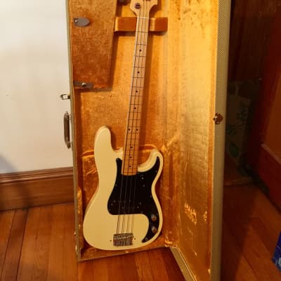 Fender Custom Shop 2009 NAMM Master Built ‘66 Precision Bass. image 14