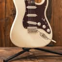Squier  Classic Vibe '70s Stratocaster, Laurel Fingerboard,  Olympic White
