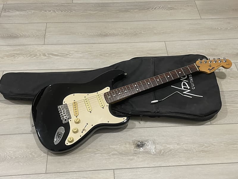 1994 Fender Mexico Black Label Squier Stratocaster only 7 pounds 2