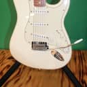 Fender 2009 Original Contour Body White Stratocaster Electric Guitar (Mexico)(used)