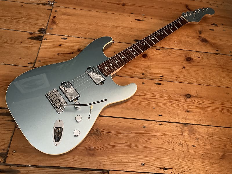 Fender Modern Stratocaster Mystic Ice Blue - Made in Japan 2020