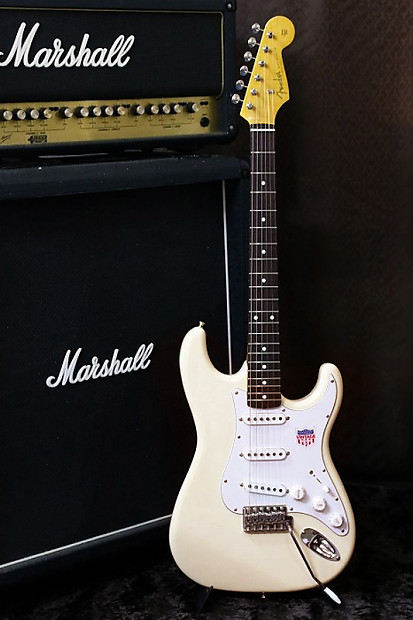 Fender Japan '62 reissue Stratocaster ST62M-US MEDIUM scale ALDER