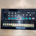 Korg Volca FM Digital Synthesizer with Sequencer  (modèle d'exposition).