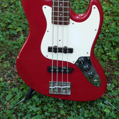 Karera JBC-32 bass guitar  red image 2