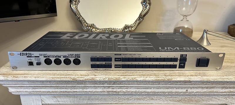 Edirol UM-880 - 8in/8out USB Midi Interface/Midi Patcher 2000s - Silver image 1