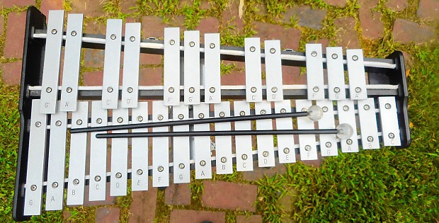 Pearl 32 KEYS Xylophone Percussion Bell Kit with Hard Case Stand