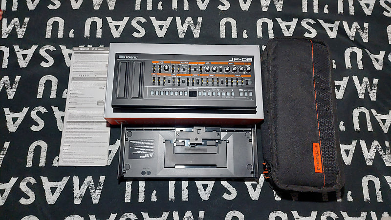 Roland JP-08 Boutique Series Digital Synthesizer Module w/ DK-01