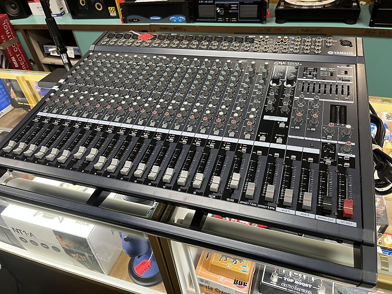Yamaha EMX500020 20Channel Powered Mixer with Effects Reverb