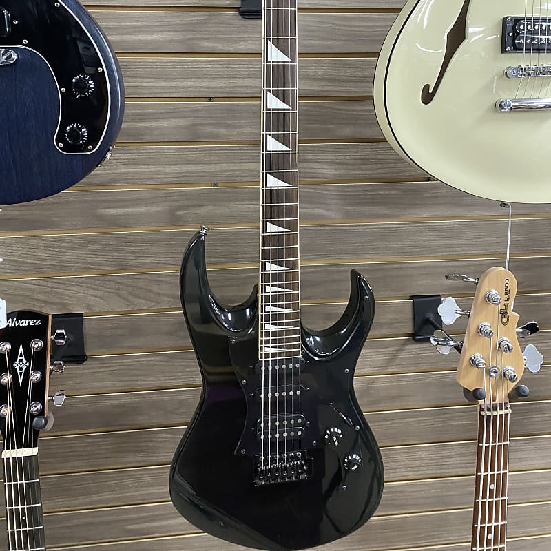 【Behringer】lien エレキギター 黒 Behringer GPK836 MetAlien Electric Guitar Package | zZounds