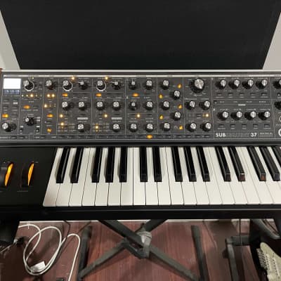 Moog Subsequent 37 Analog Synth 2017 - Present - Black