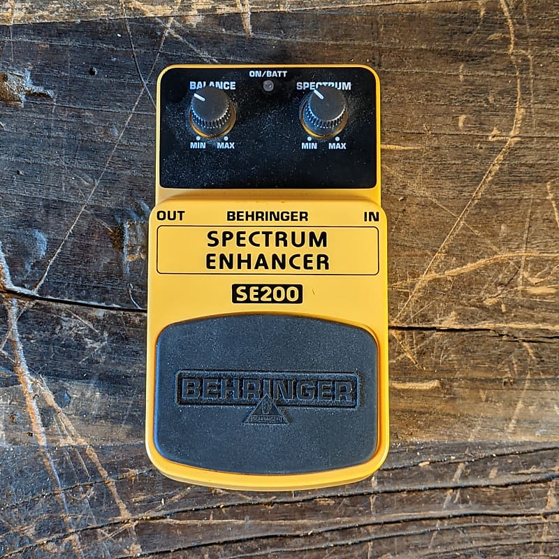 Behringer SE200 Spectrum Enhancer