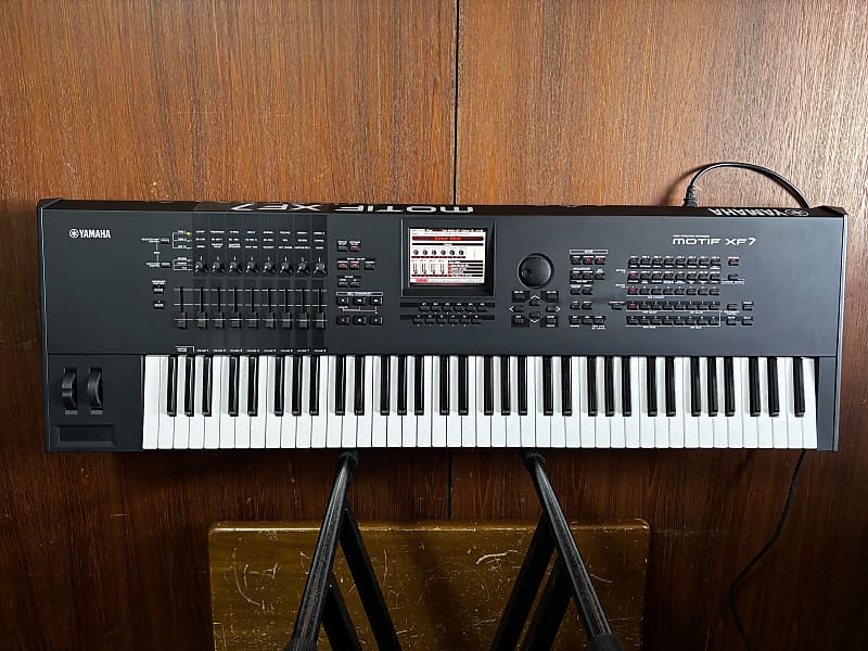 Yamaha MOTIF XF7 シンセサイザー 76キー Yamaha MOTIF XF7 76-key Workstation w/ gig bag | Reverb