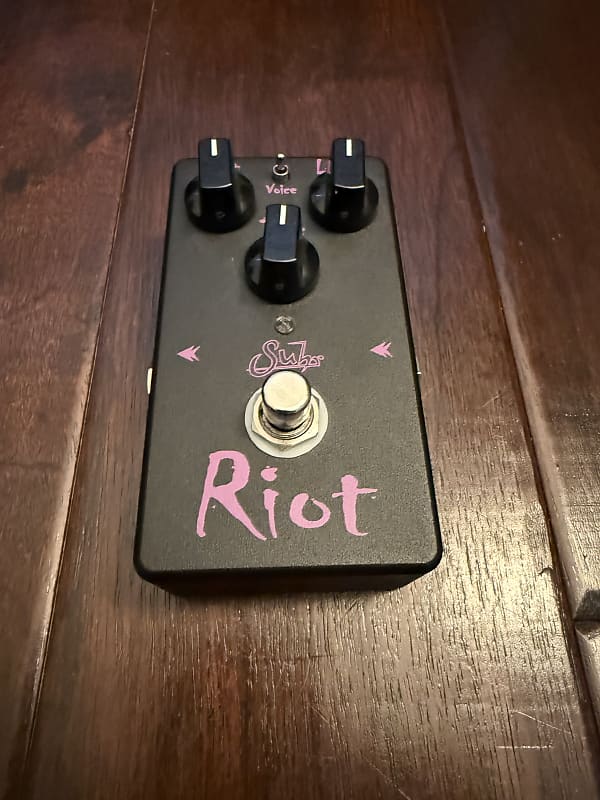 Suhr Riot