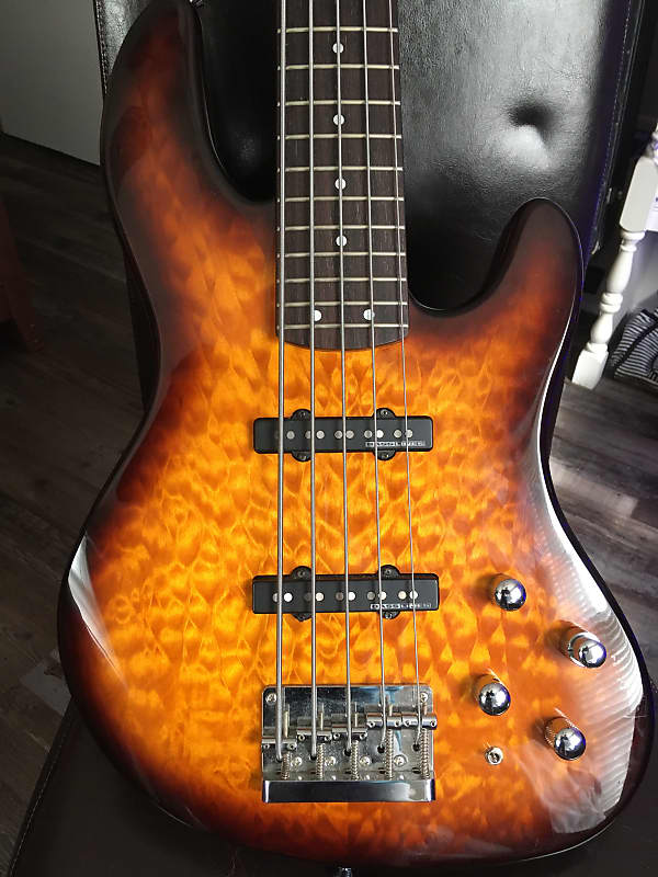 Fender Deluxe Jazz Bass 24 V  Sunburst image 1