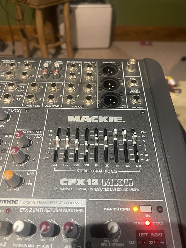 Mackie CFX12 MKII 12-Channel Compact Integrated Live Sound 