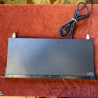 Samson CR-2 Concert TD Series DHF-FM Wireless Receiver Rackmount Used image 2
