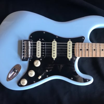 Fender Stratocaster 2022 - Sonic blue image 1