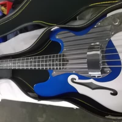 Partscaster Bass Bass 4 String Custom w/ F-Hole 2016 Blue/Cream 2-tone image 8