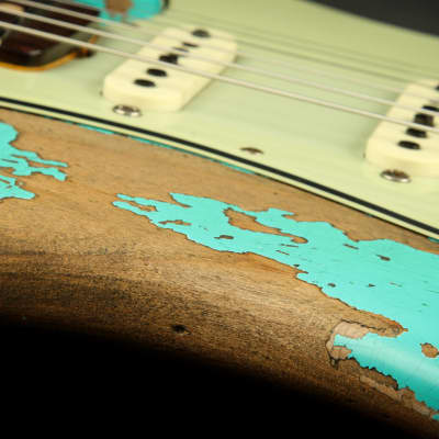 Fender Custom Shop Limited Edition '60 Dual-Mag II Stratocaster® Super Heavy Relic® RW - Aged Sea Foam Green image 21
