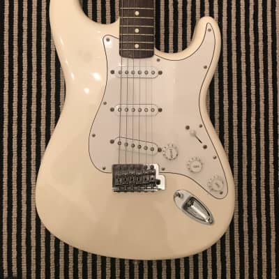 Fender ホワイト MADE IN MEXICO 2008 Fender Standard Stratocaster Arctic White - I Want That