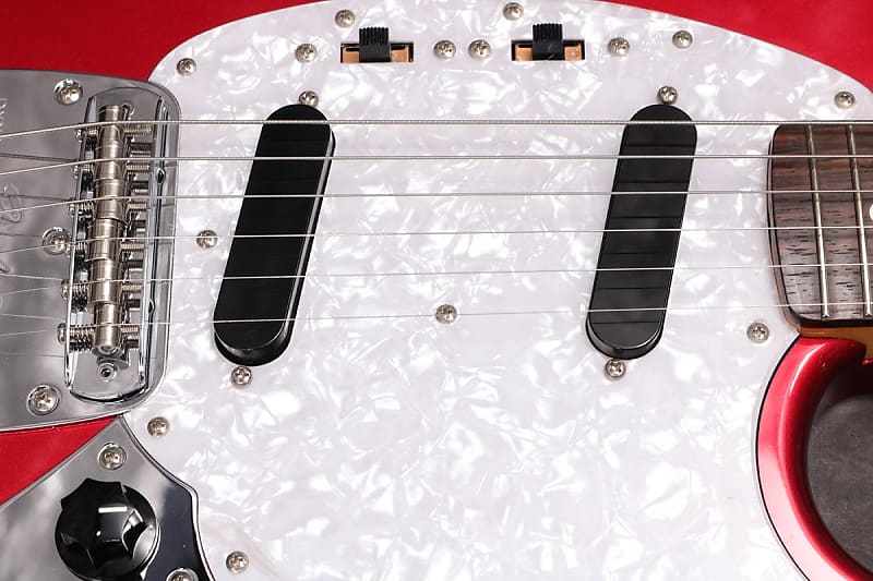 Fender Japan Mustang MG69 MH Candy Apple Red (CAR) S/N