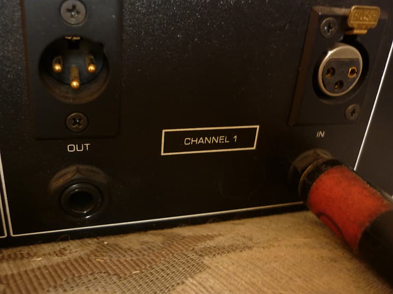 Behringer MDX-8000 Combinator 4 band analog compressor