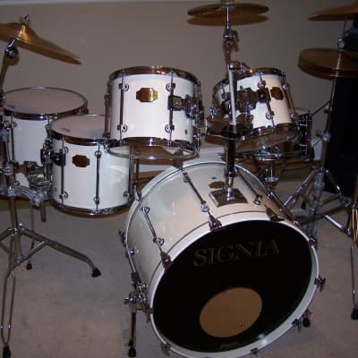 Premier Signia Maple 5-Piece White Pearl Drum Set with Stands and Cases image 2