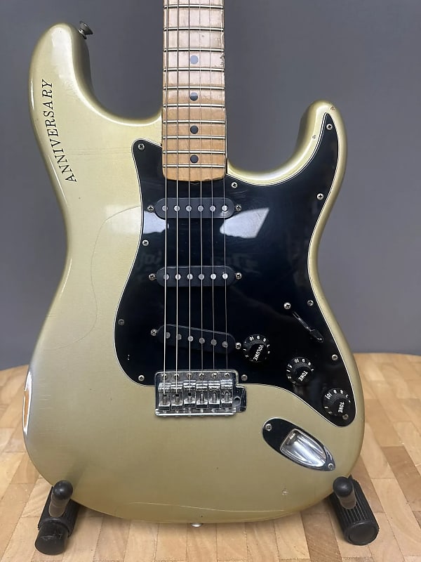 ギター Fender USA Stratocaster Anniversary 1979 Fender 25th Anniversary Stratocaster (1979 - 1980) | Reverb