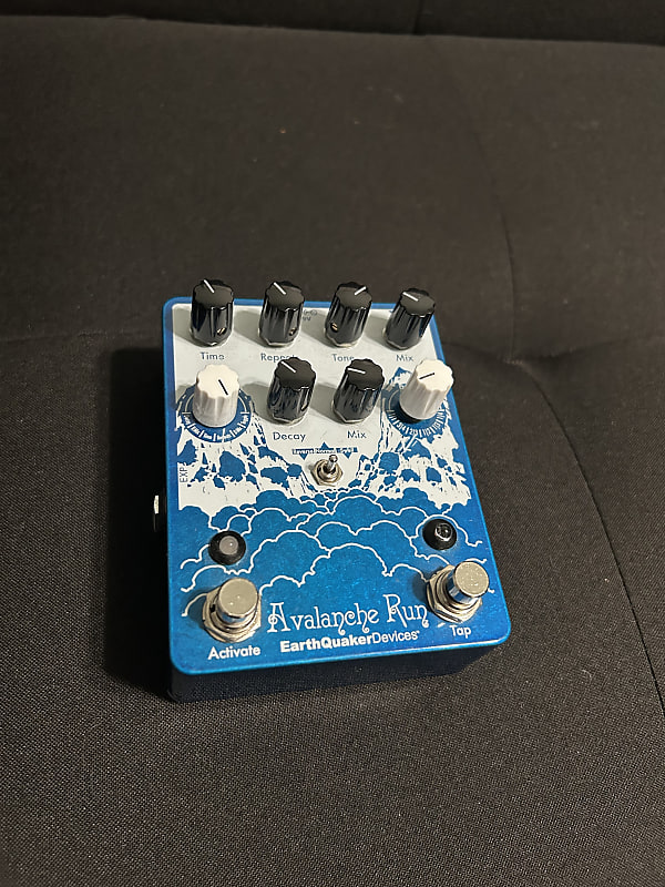 EarthQuaker Devices Avalanche Run Stereo Reverb & Delay with Tap Tempo